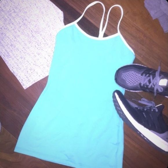 lululemon athletica Tops - Lululemon Power Y Yoga Tank Two Tone Size 6 EUC lululemon athletica Tops - Lululemon Power Y Yoga Tank Two Tone Size 6 EUC